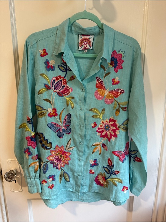 Johnny Was Tops - Johnny Was Like New Embroidered Floral & Butterfly Linen Button-Up Shirt Aqua M